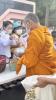 ตักบาตรพระสงฆ์เพื่อถวายพระราชกุศล และเฉลิมพระเกียรติพระบาทสมเด็จพระเจ้าอยู่หัว...